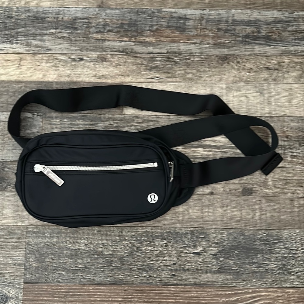 Lululemon belt bag
